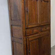 Armoire en noyer d'époque XIX ème