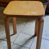 Tabouret en bois en pin
