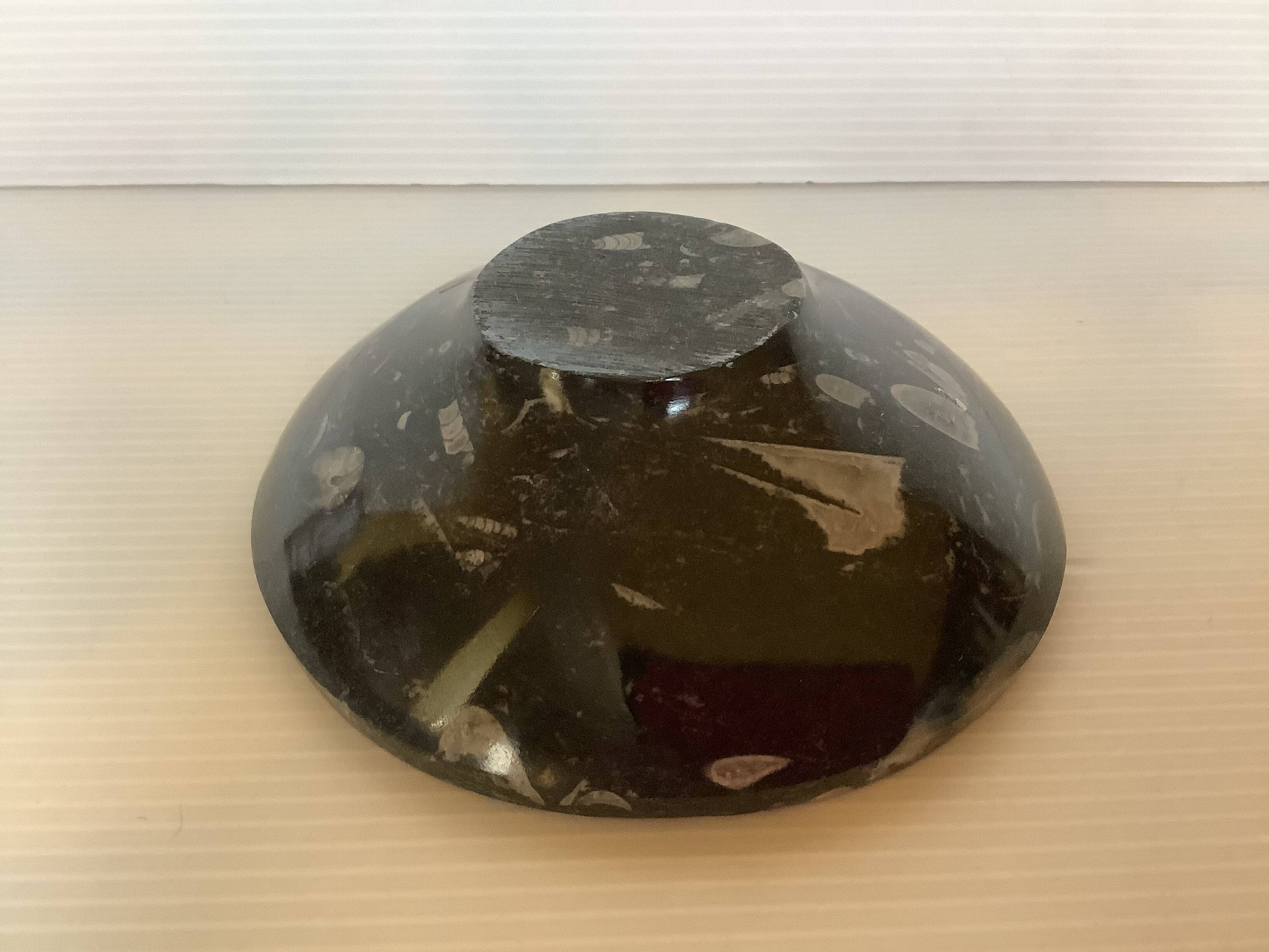 Empty black marble cup pocket