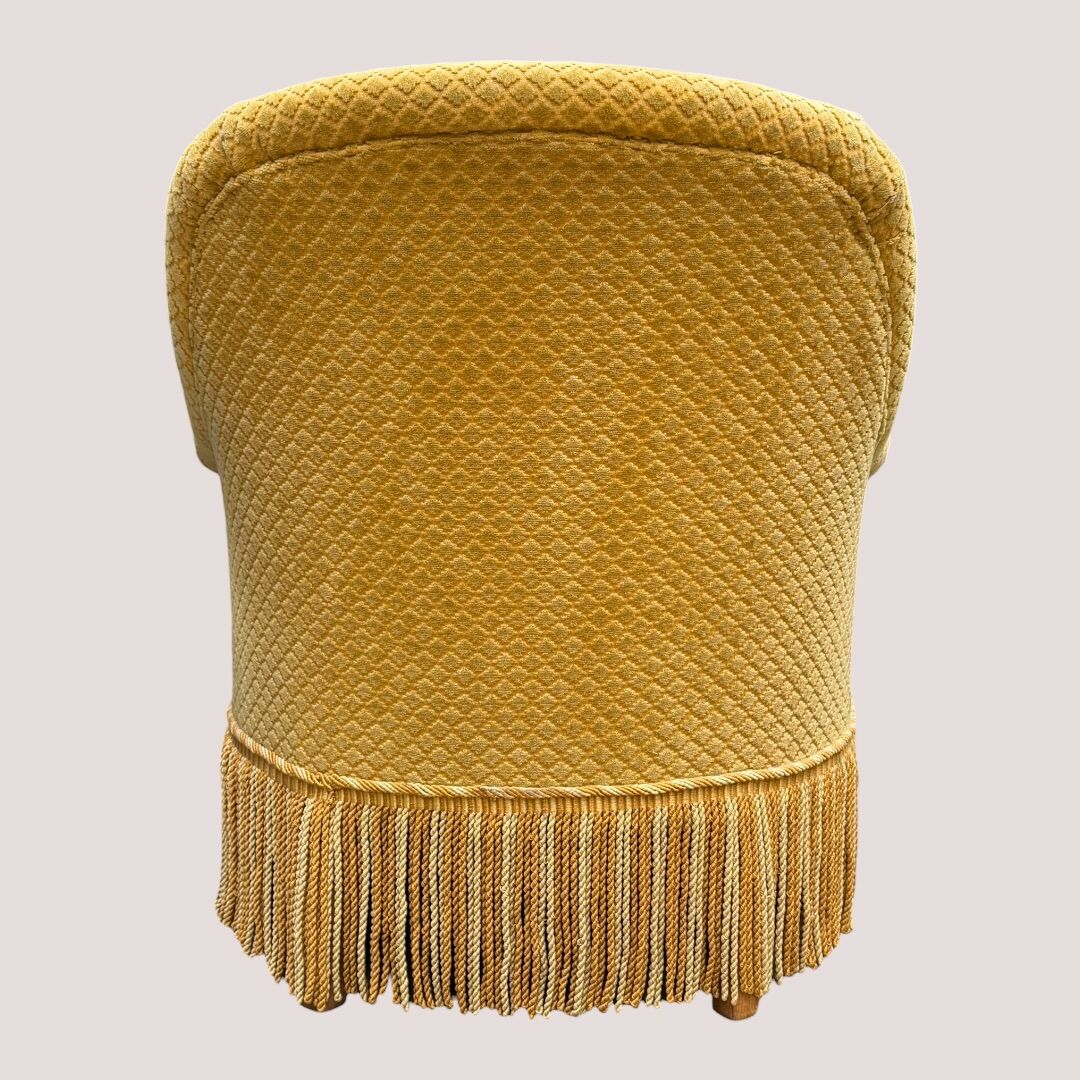 Fauteuil crapaud vintage jaune moutarde velours floqué