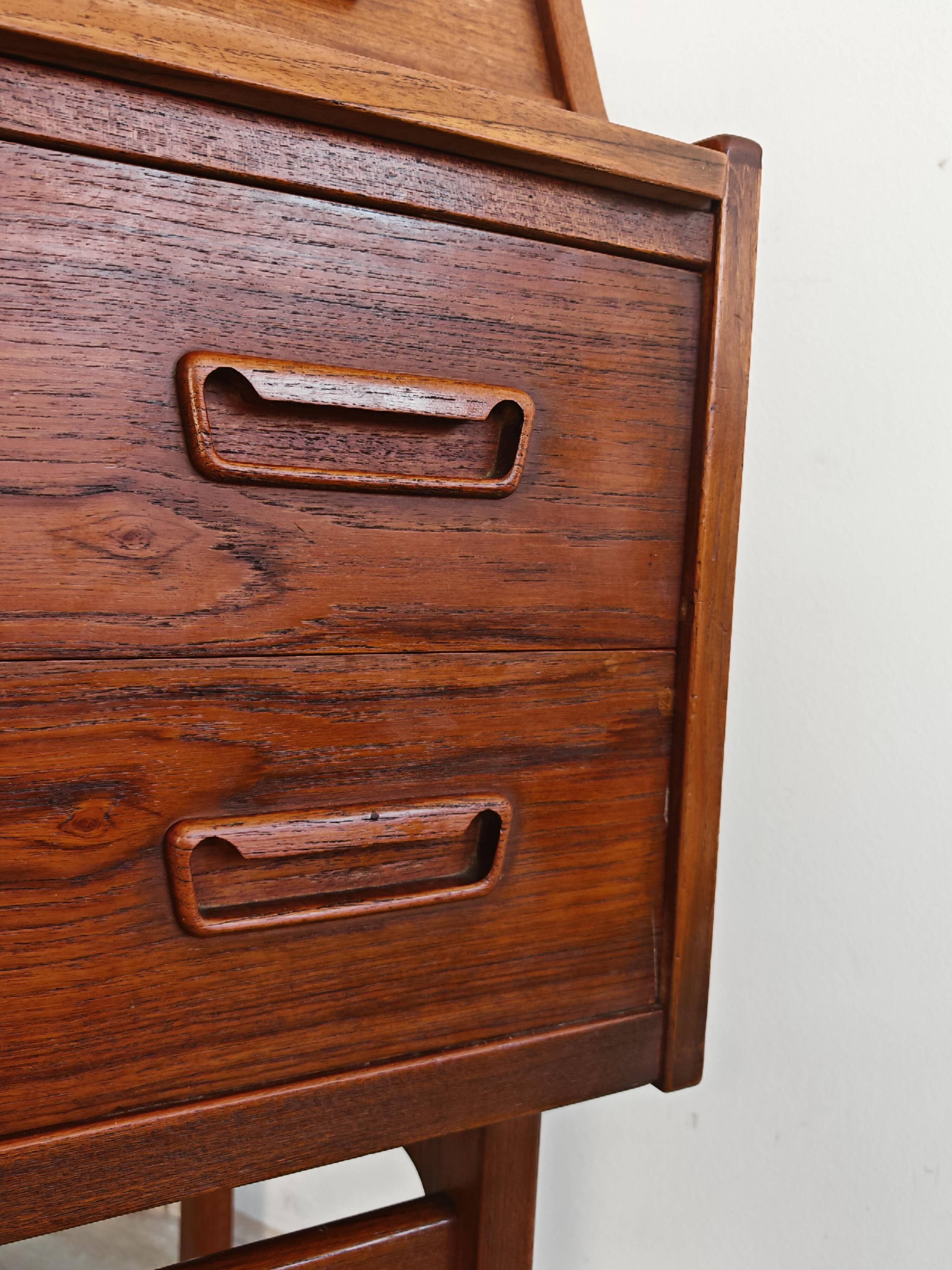 Bureau et commode Mid Century Modern par Arne Wahl Iversen 1960s