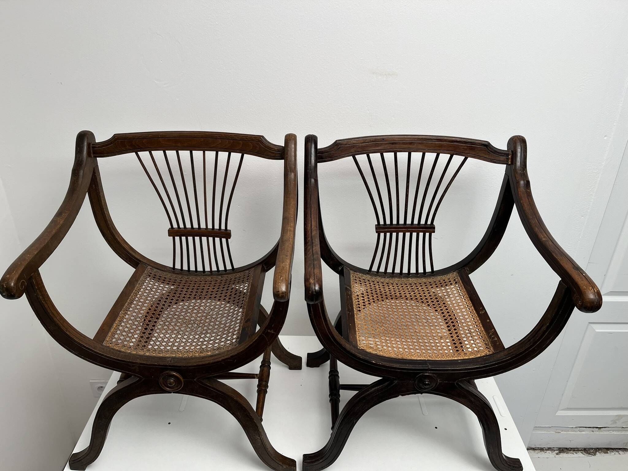 Paire Fauteuil dagobert et son cannage