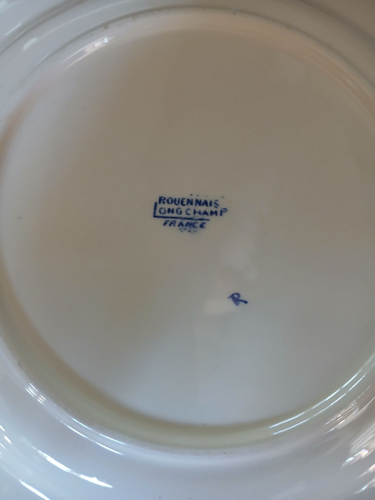 12 assiettes plates anciennes de Longchamp 