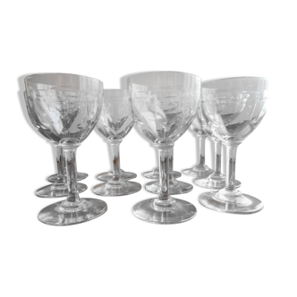 Set of 11 glasses on foot