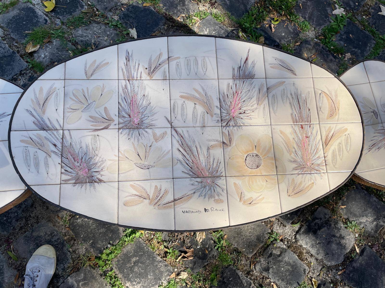 Vallauris coffee table The Wheel
