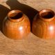 2 bols en bois naturel