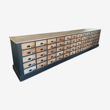 Meuble de quincaillerie