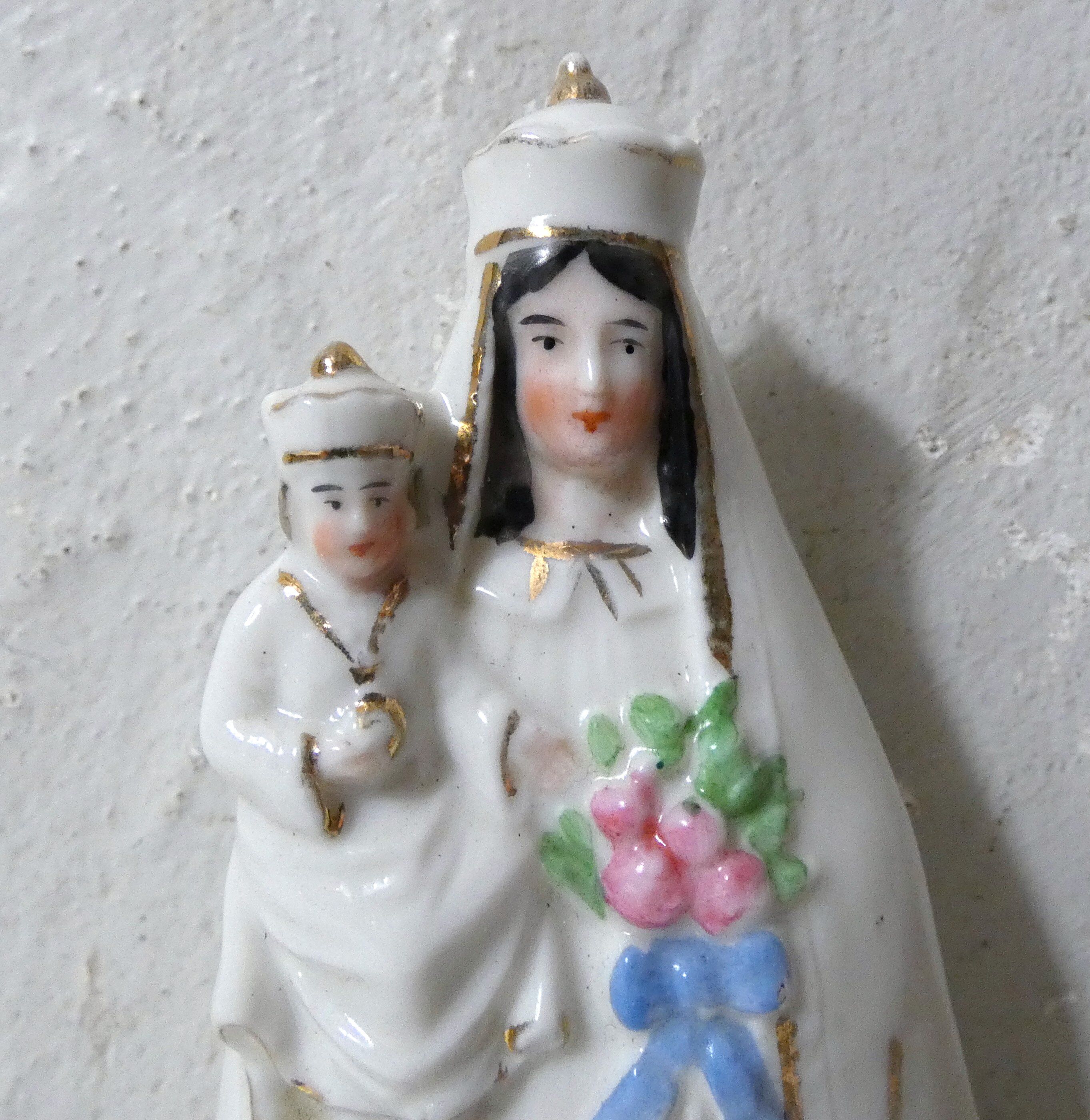 Old porcelain statue of the Virgin Mary, Notre Dame, 16.5 cm.