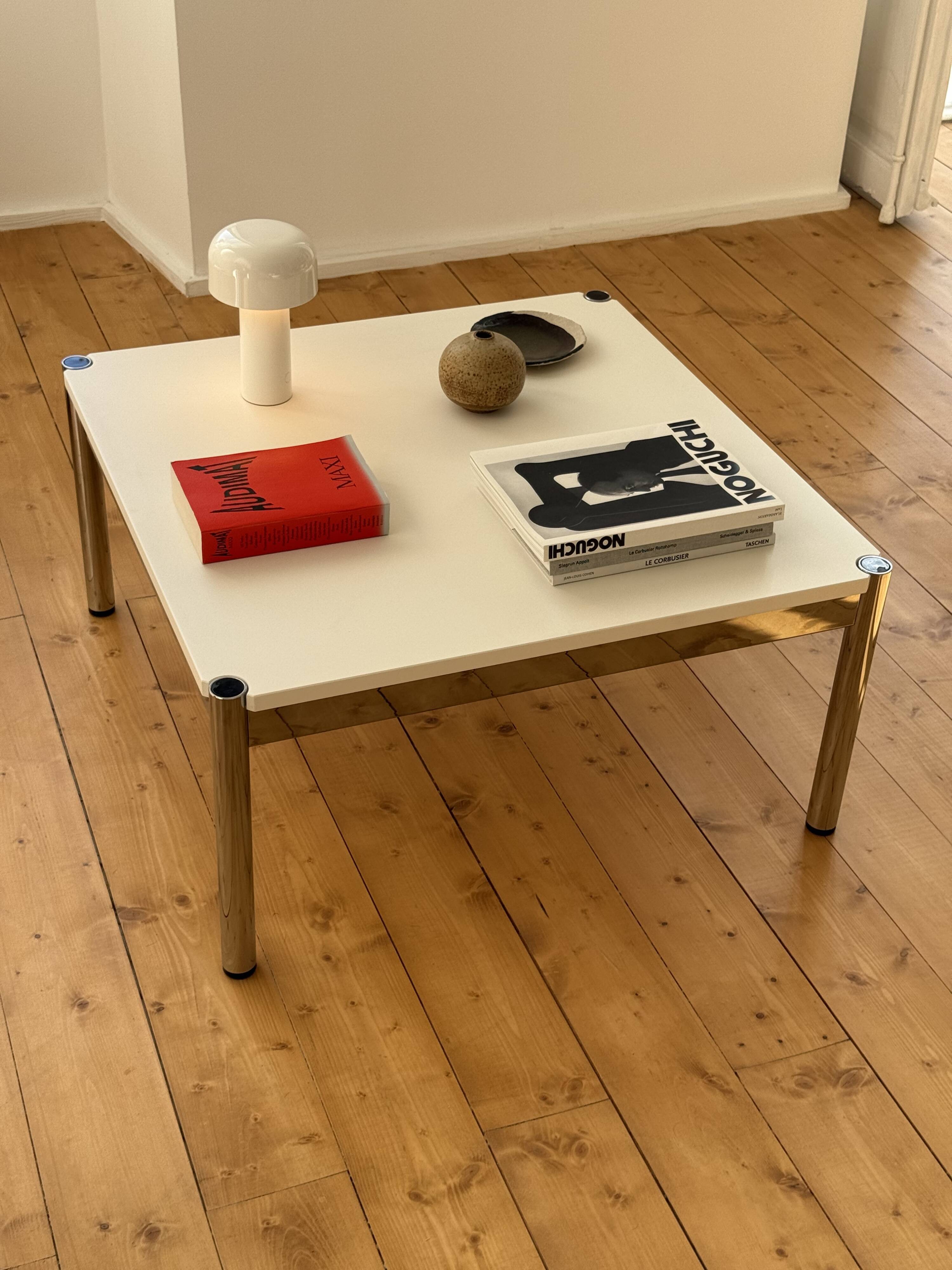 Table basse usm haller