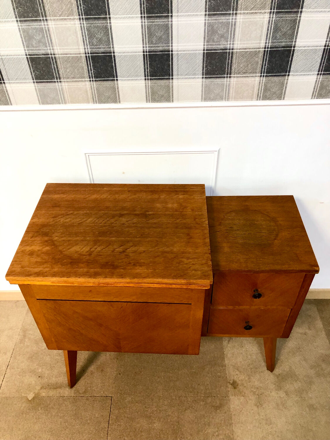 Scandinavian storage unit