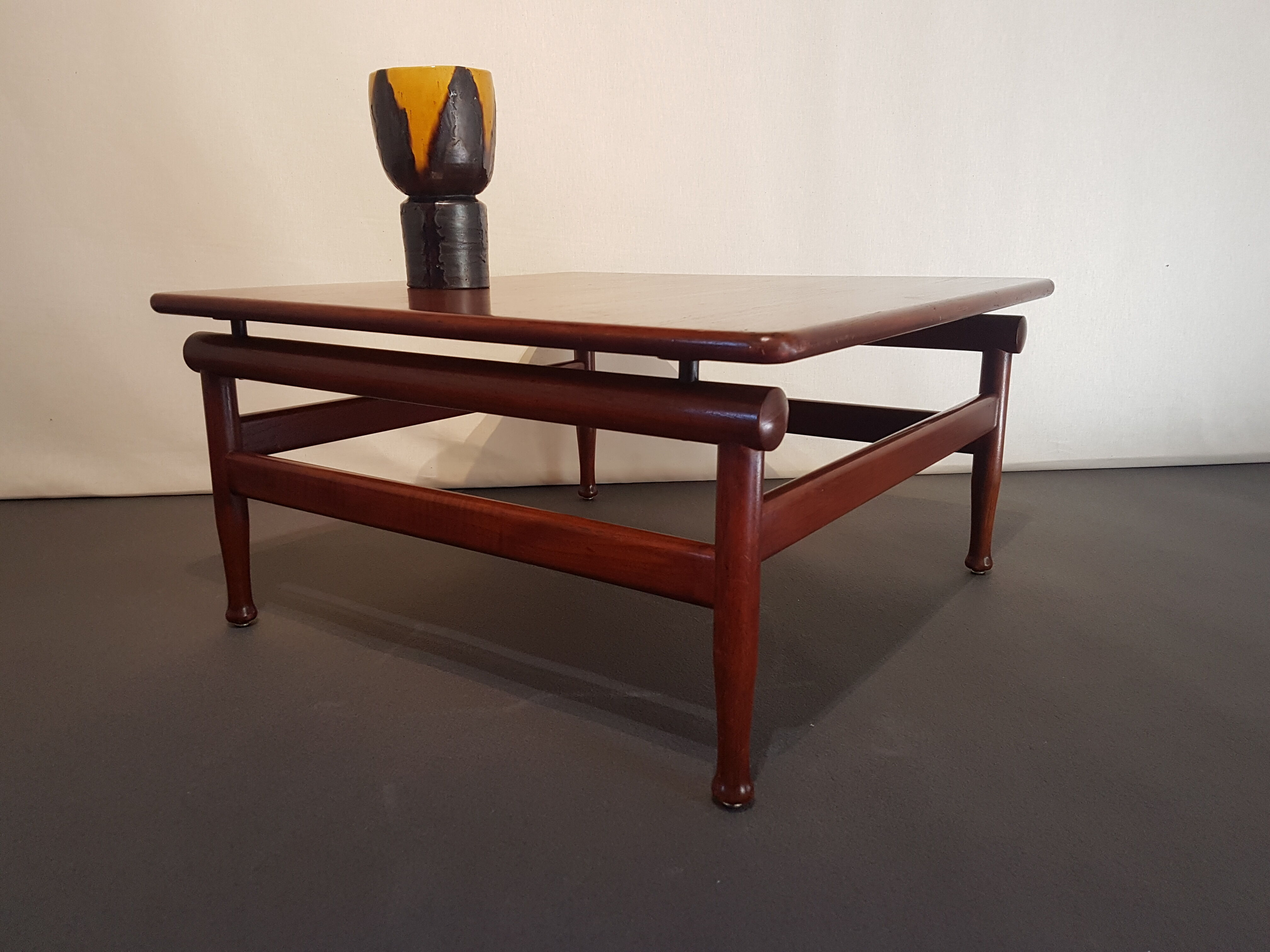 Denmark coffee table Soborg Mobler