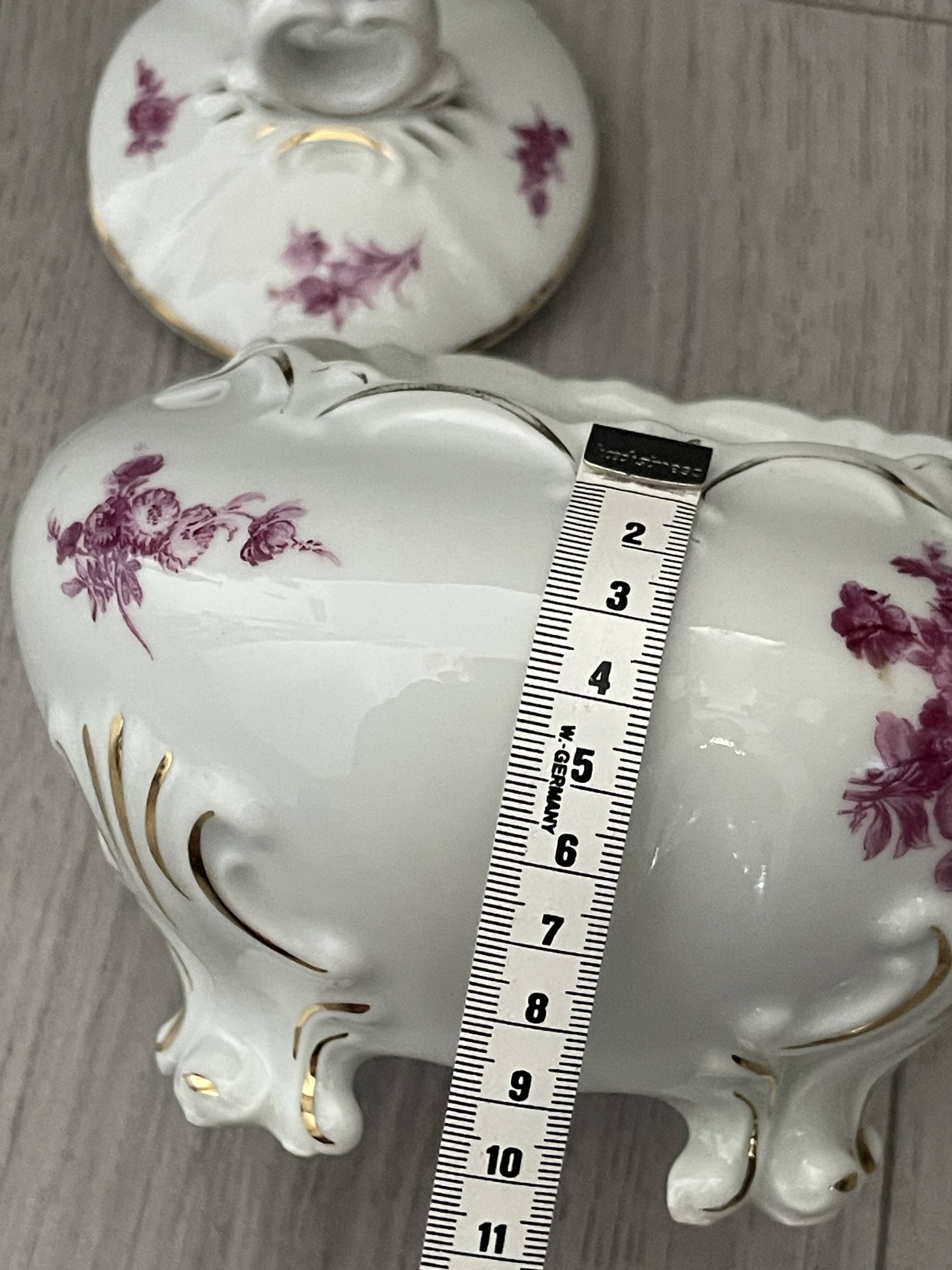 Elegant porcelain soup tureen from Bavaria (Germany), signed AL-KA.