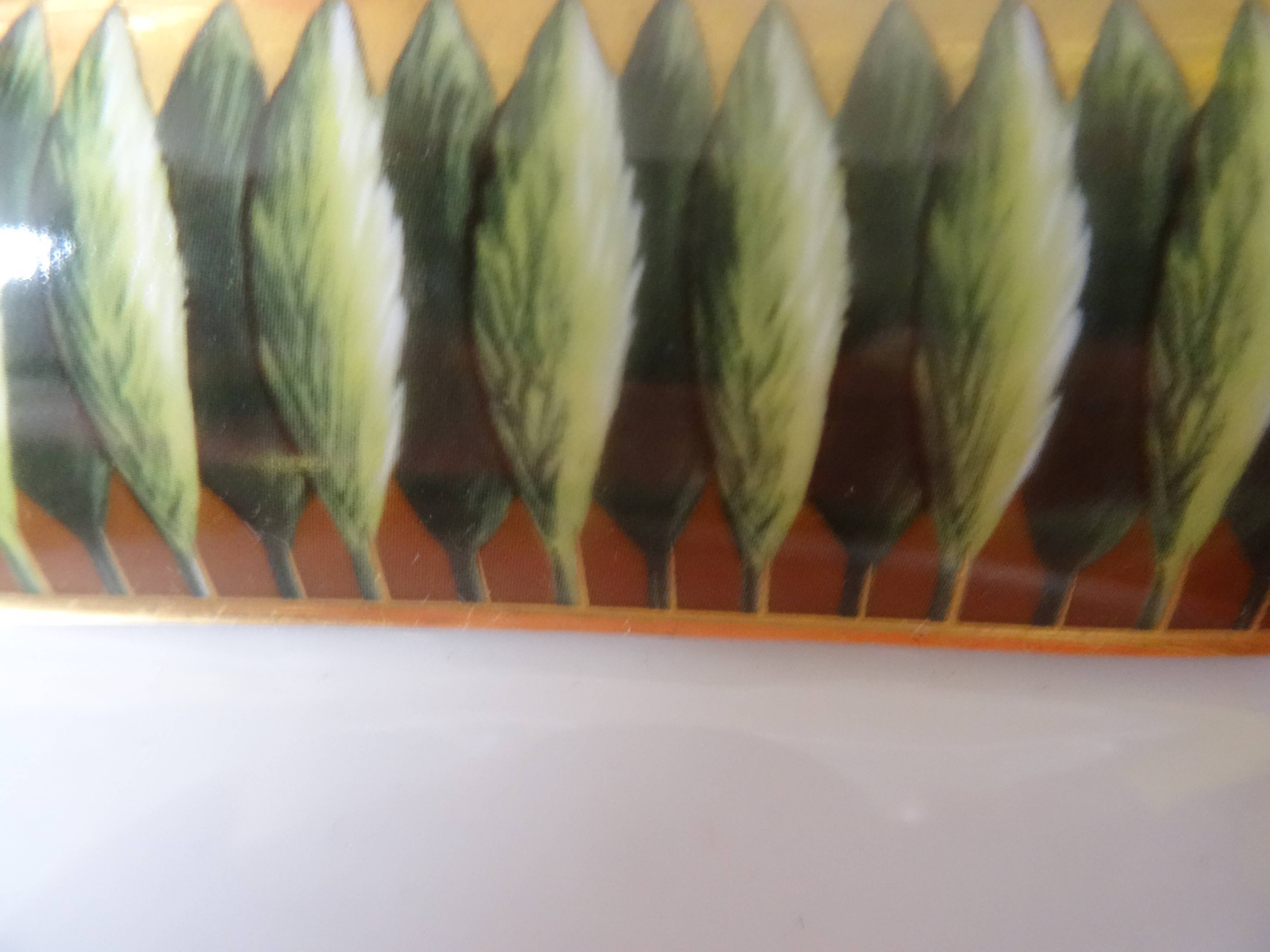 Empty porcelain pocket