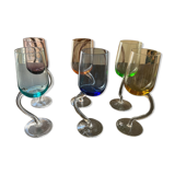 Verres à pied colorés