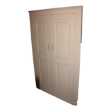 White cabinet