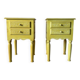Paire de chevets vintage en bois sculpté – Finition jaune solei