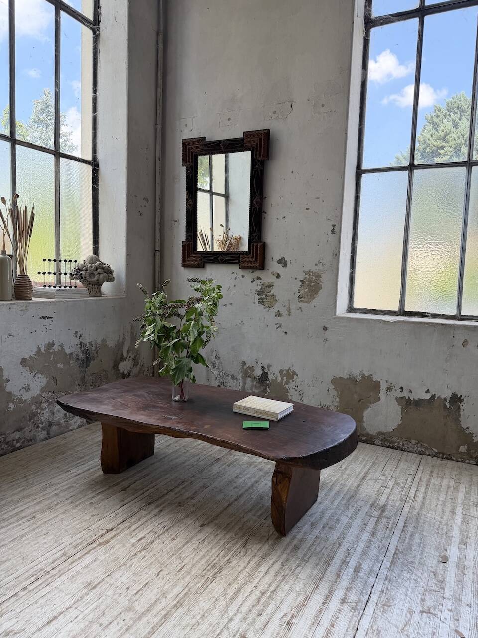 Table basse brutaliste artisanale 1950