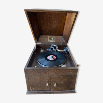 Gramophone record player 1920