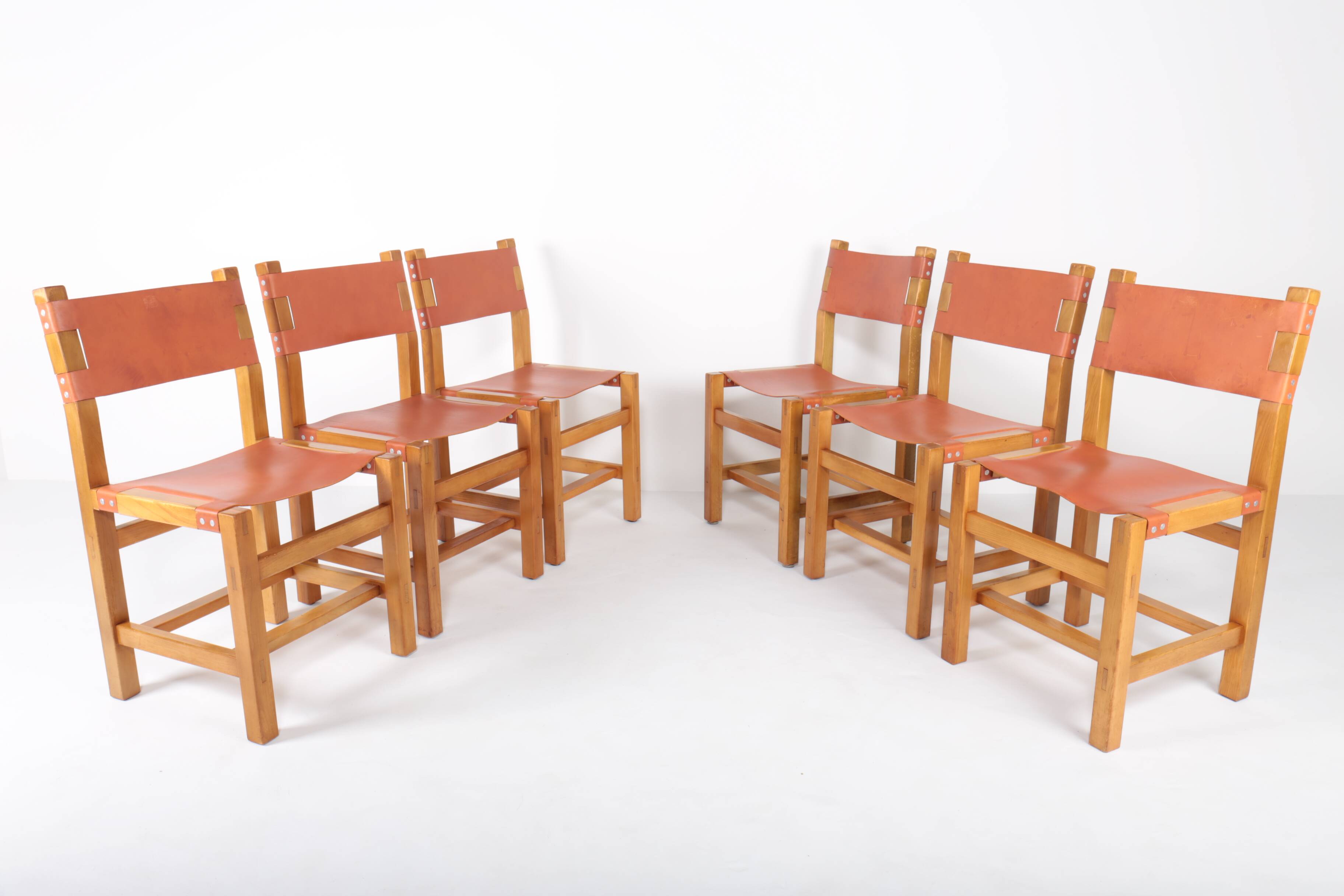 Set of 6 chairs in elm and leather Maison Regain edition