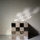 Bout de canapé design cube damier