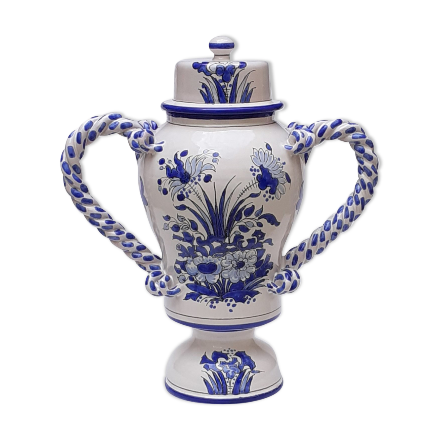 Covered pot in earthenware