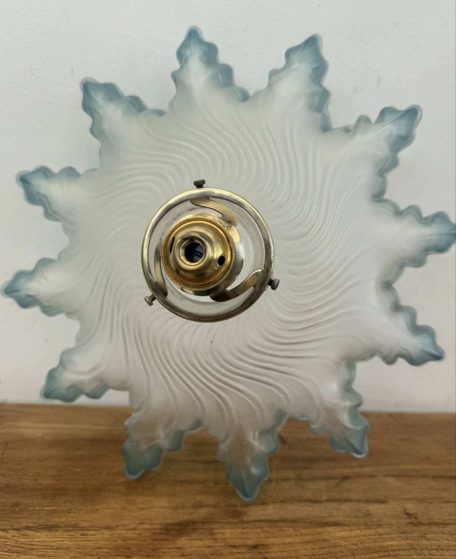 Ancienne Suspension abat jour dentelle verre plissé bleu griffe +douil