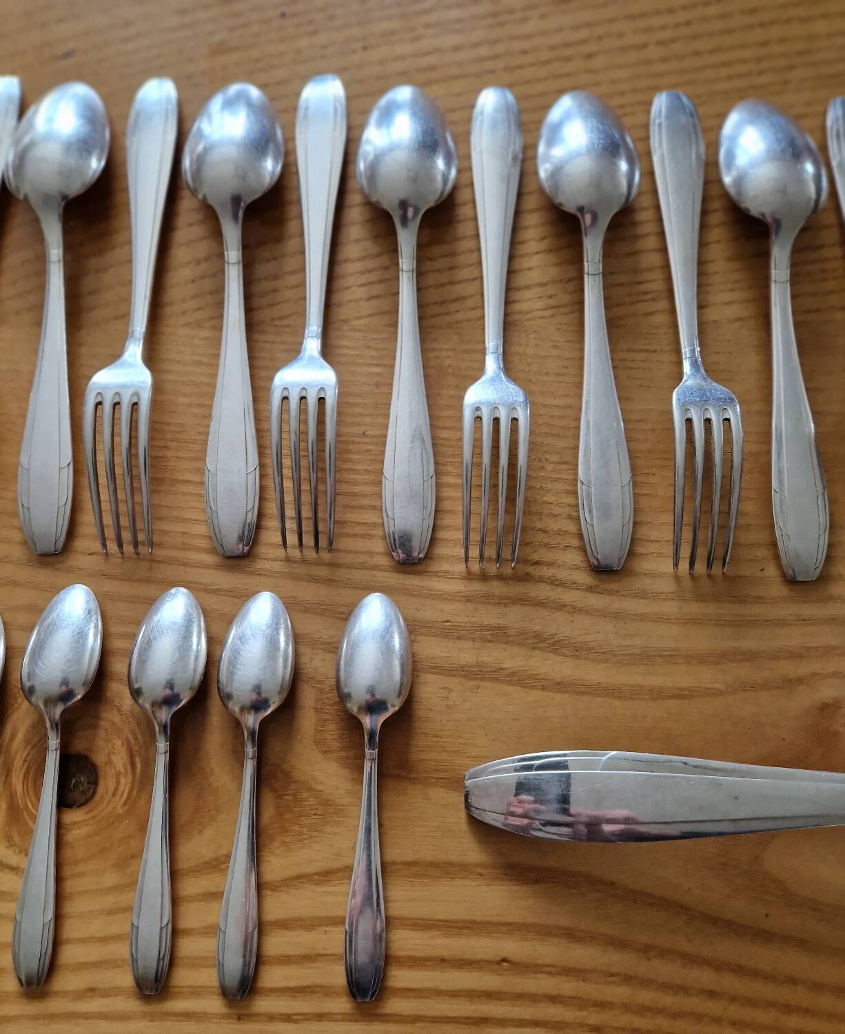 Apollo 12-piece silver-plated cutlery set