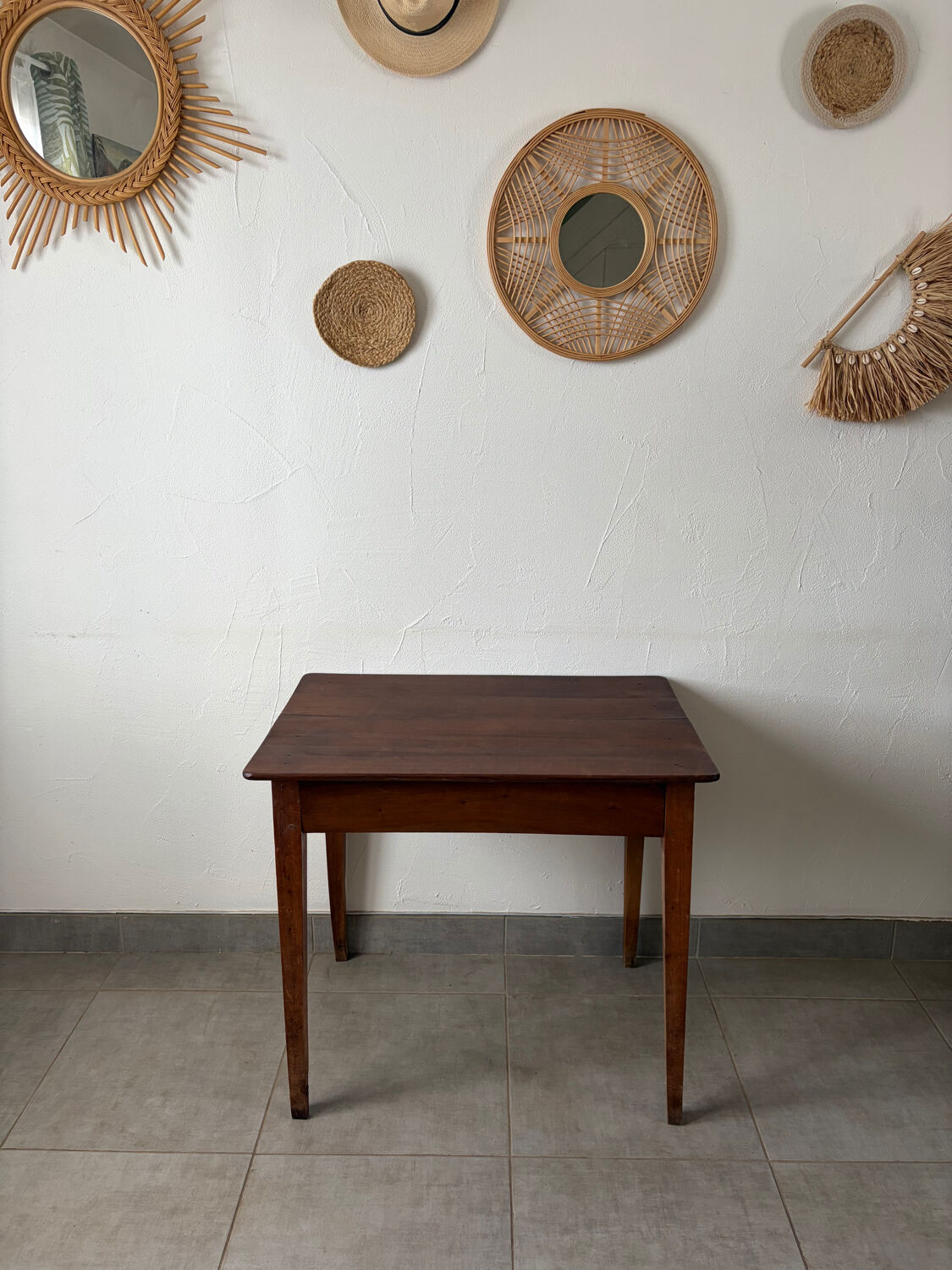Charming vintage table/desk