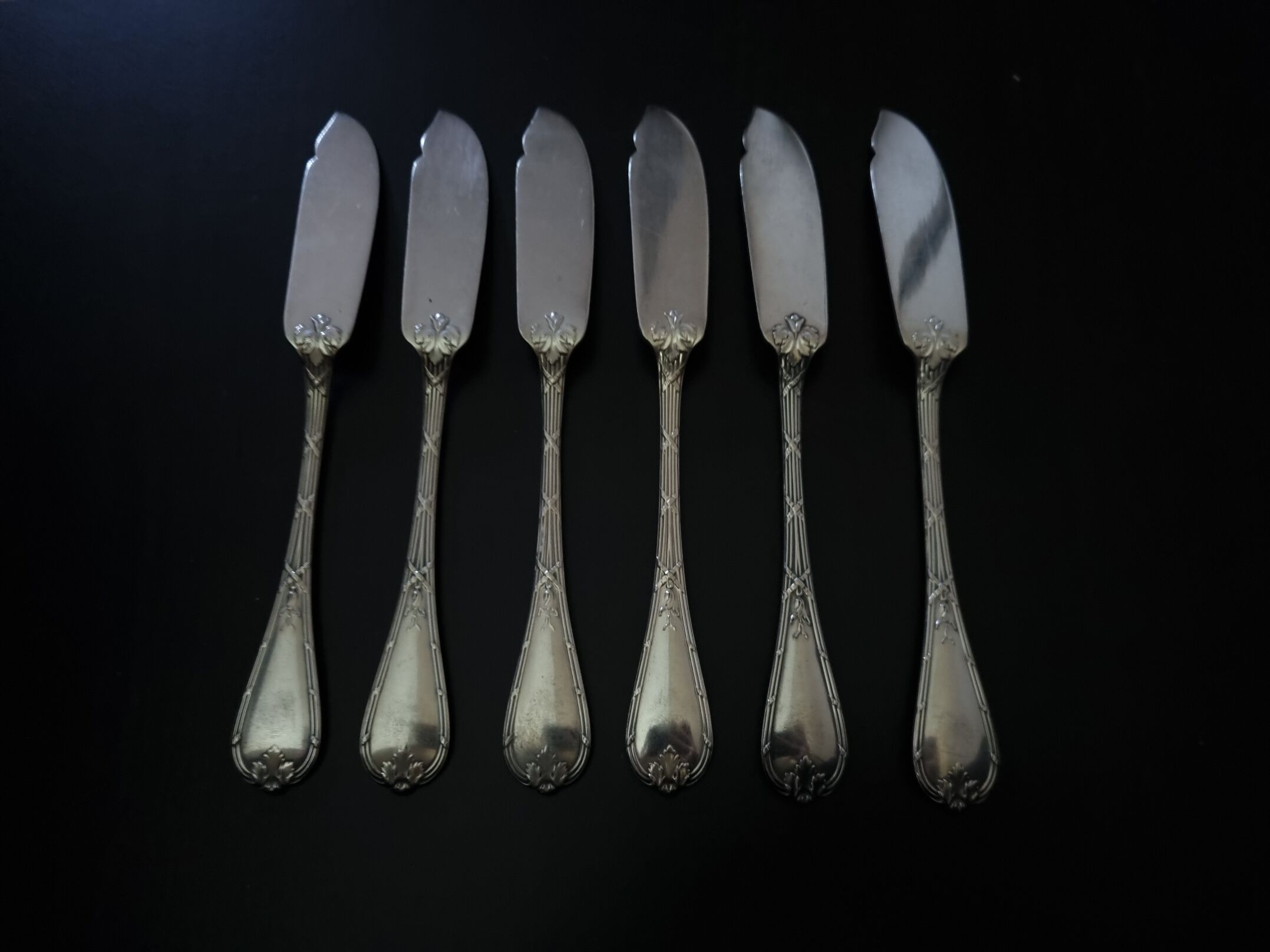 Christofle 6 fish knives model cross ribbons