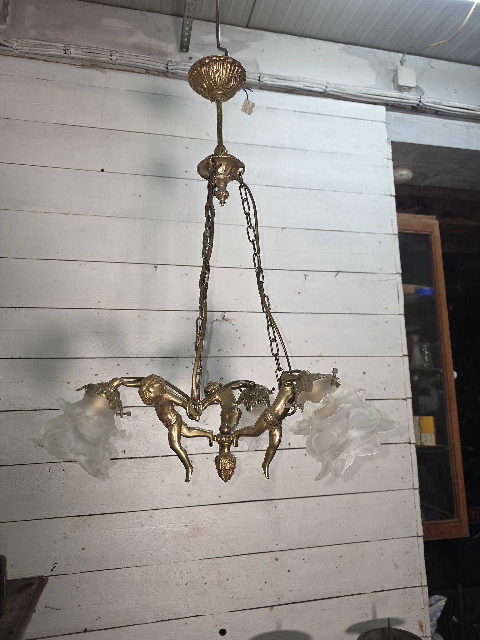 Lustre aux angelots en bronze années 70