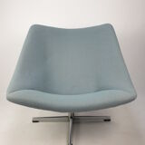 Oyster chair with cross base by Pierre Paulin for Artifort, 1965