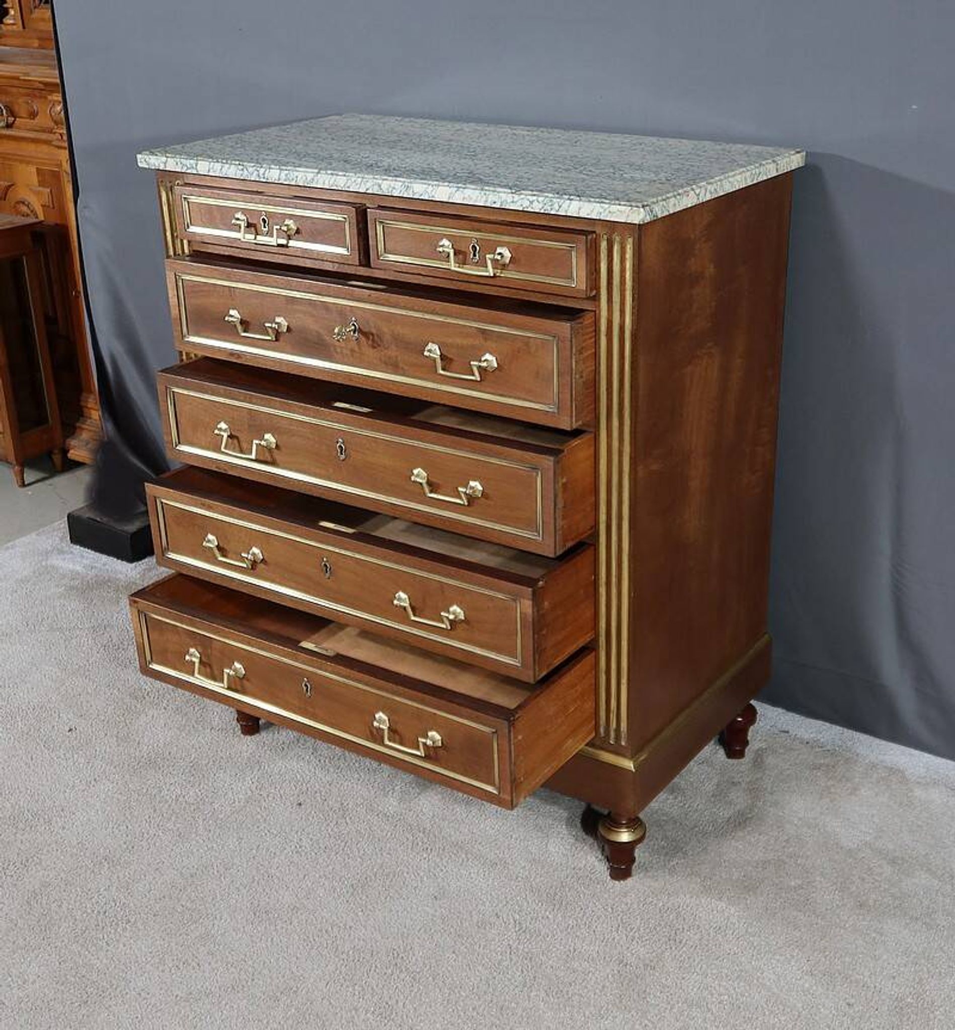 Commode Chiffonnière en Acajou, style Louis XVI – Milieu XXe