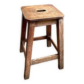 Tabouret en bois foncé