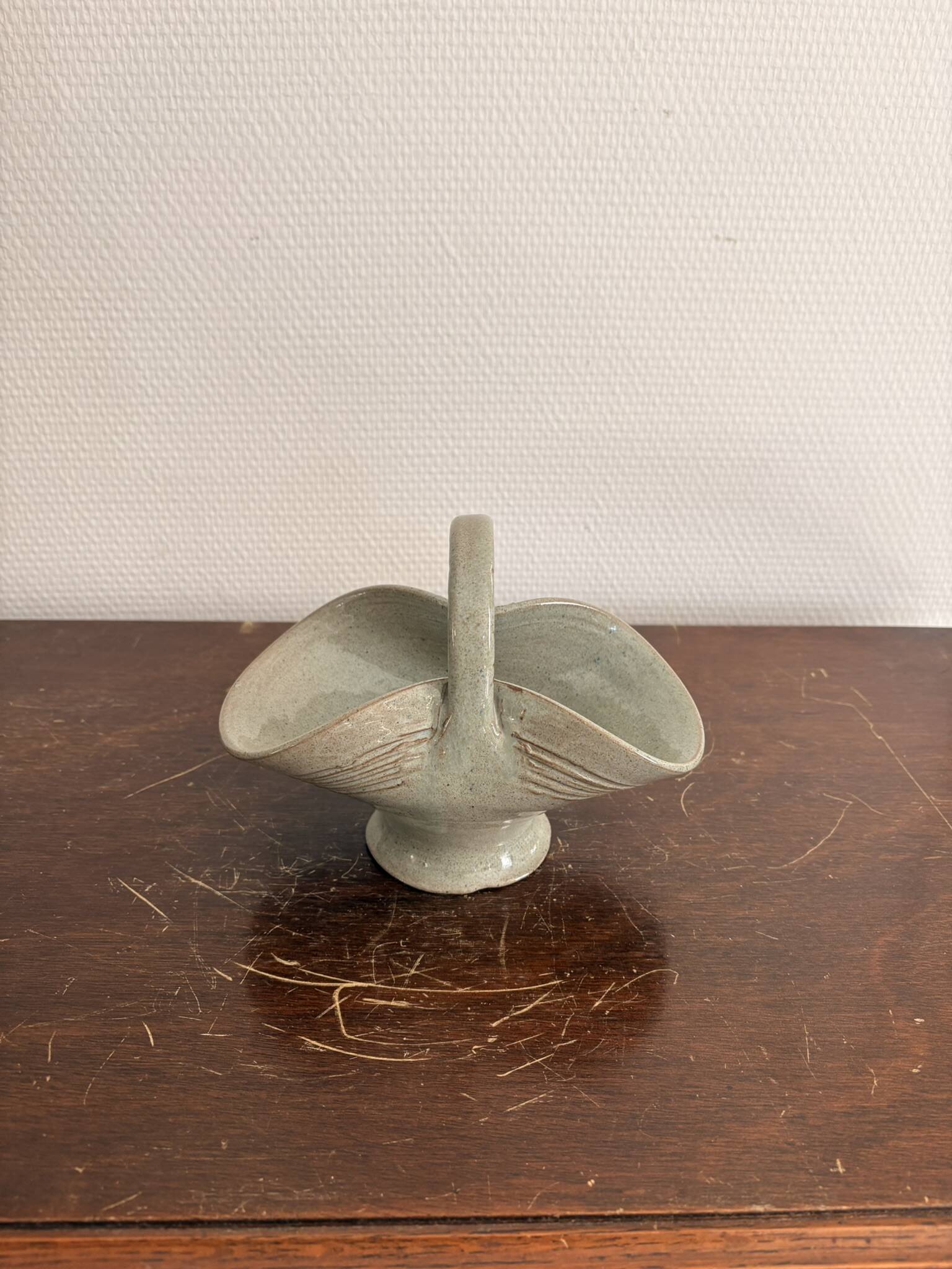 Ancien vide poche panier à anse en grès émaillé moderniste