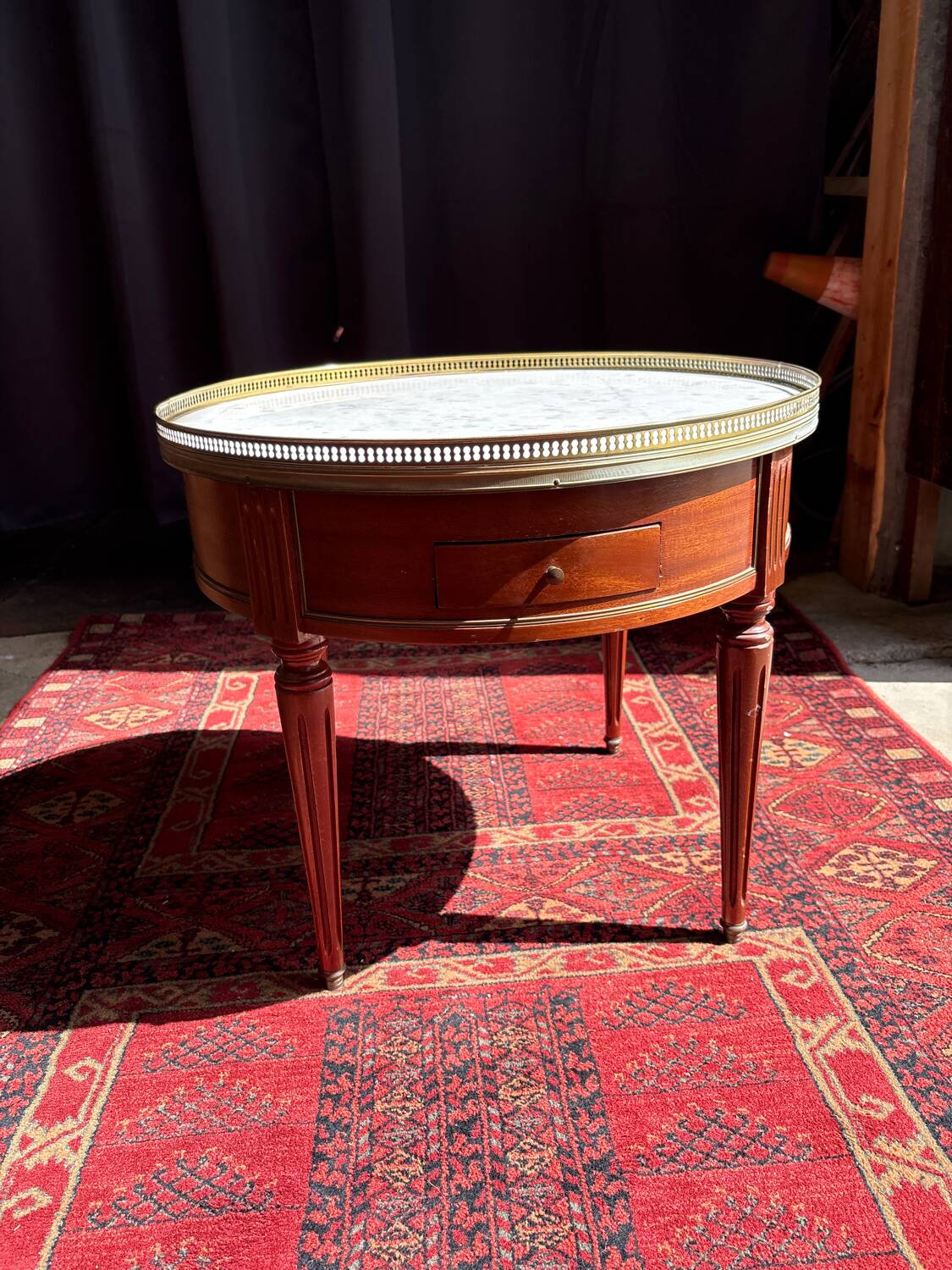 Bouillotte table in Louis XVI style, marble and brass.