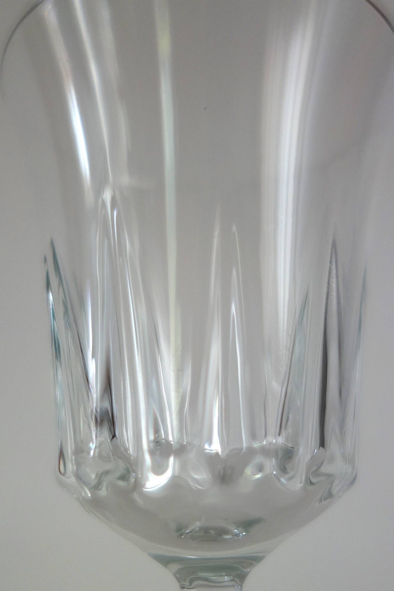 12 Regency Luminarc wine glasses from the 70s