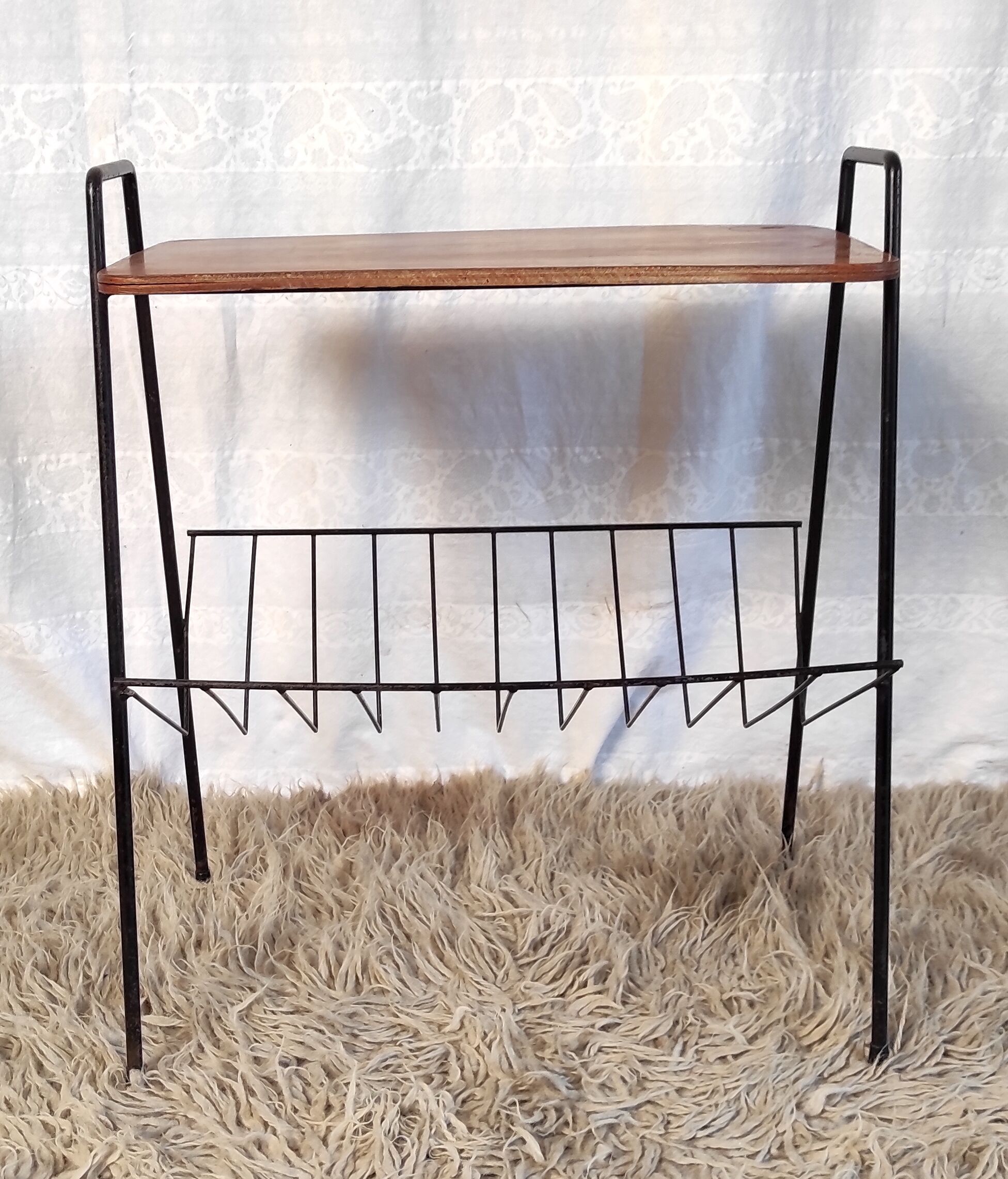 Side table and magazine door – 50s