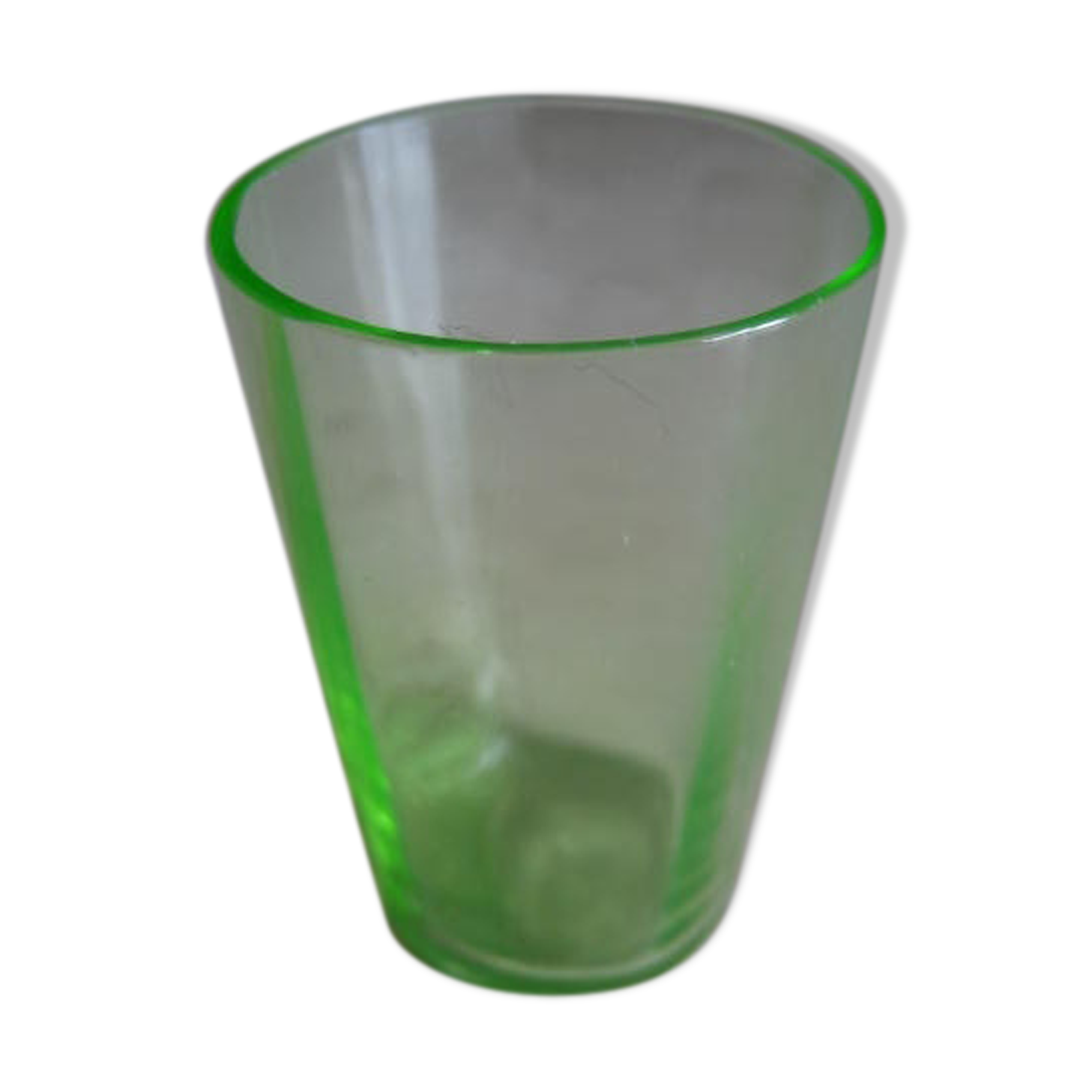 Vintage faceted glass in uraline