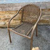 Small children's chair in beige scoubidou.