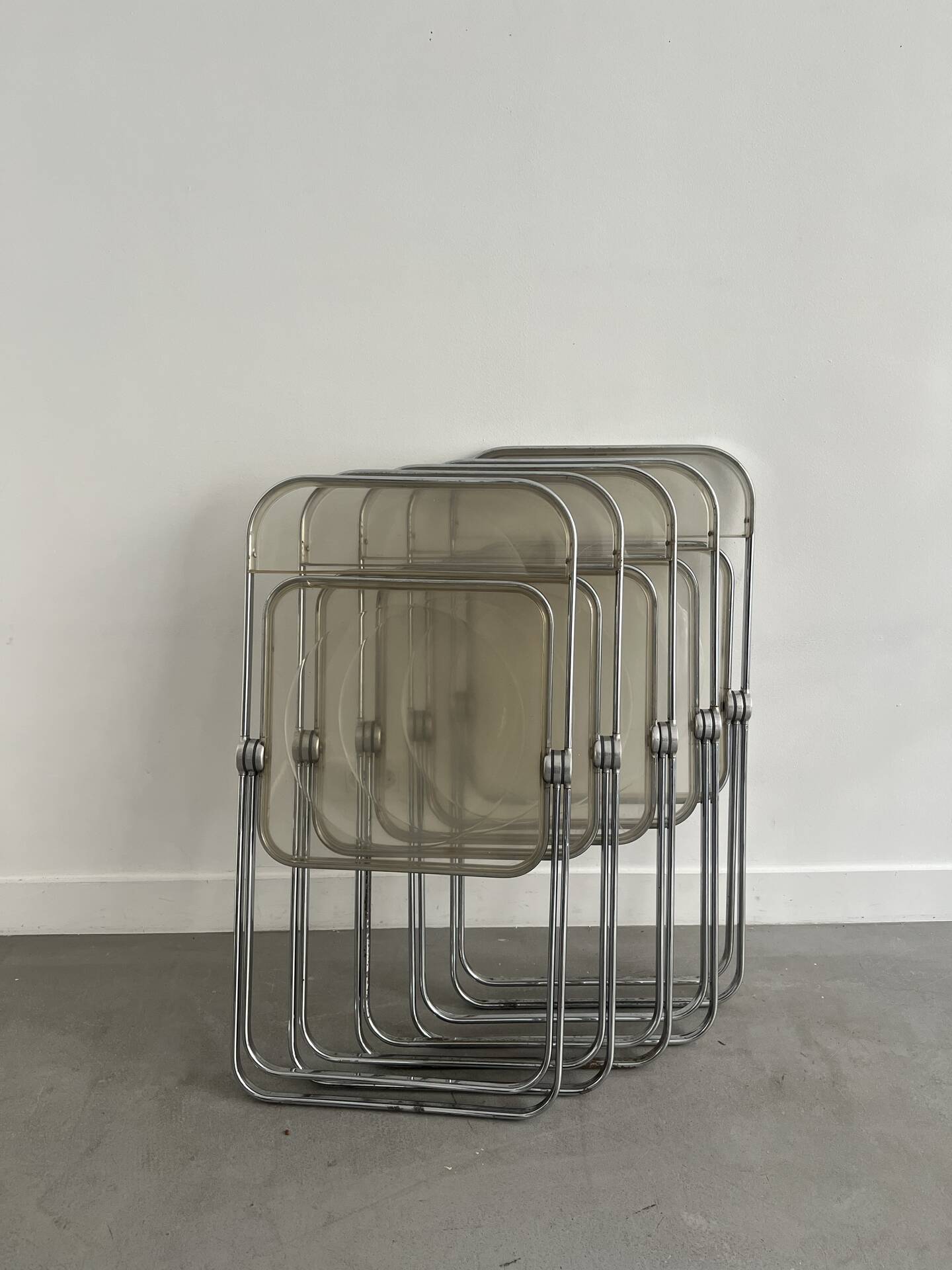 Chaises  «  Plia » par Giancarlo Piretti pour Castelli