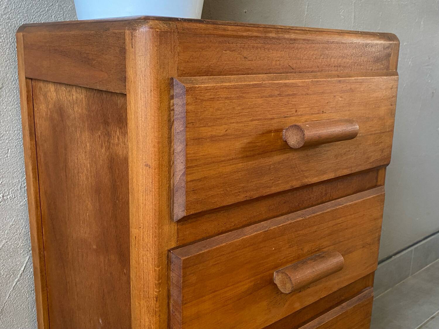 Vintage vintage chiffonier