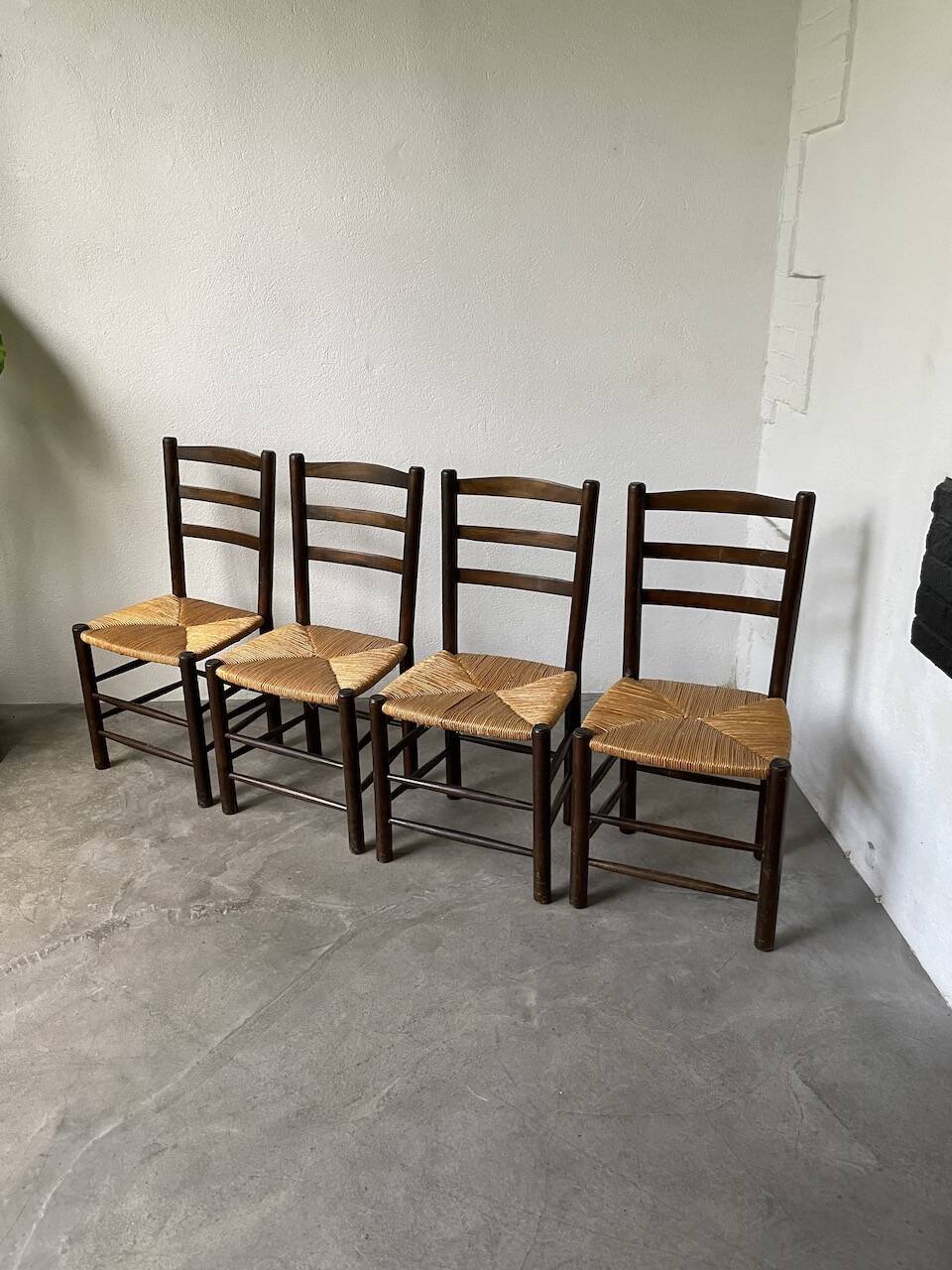 Set of 4 straw chairs from the 50s Dudouyt