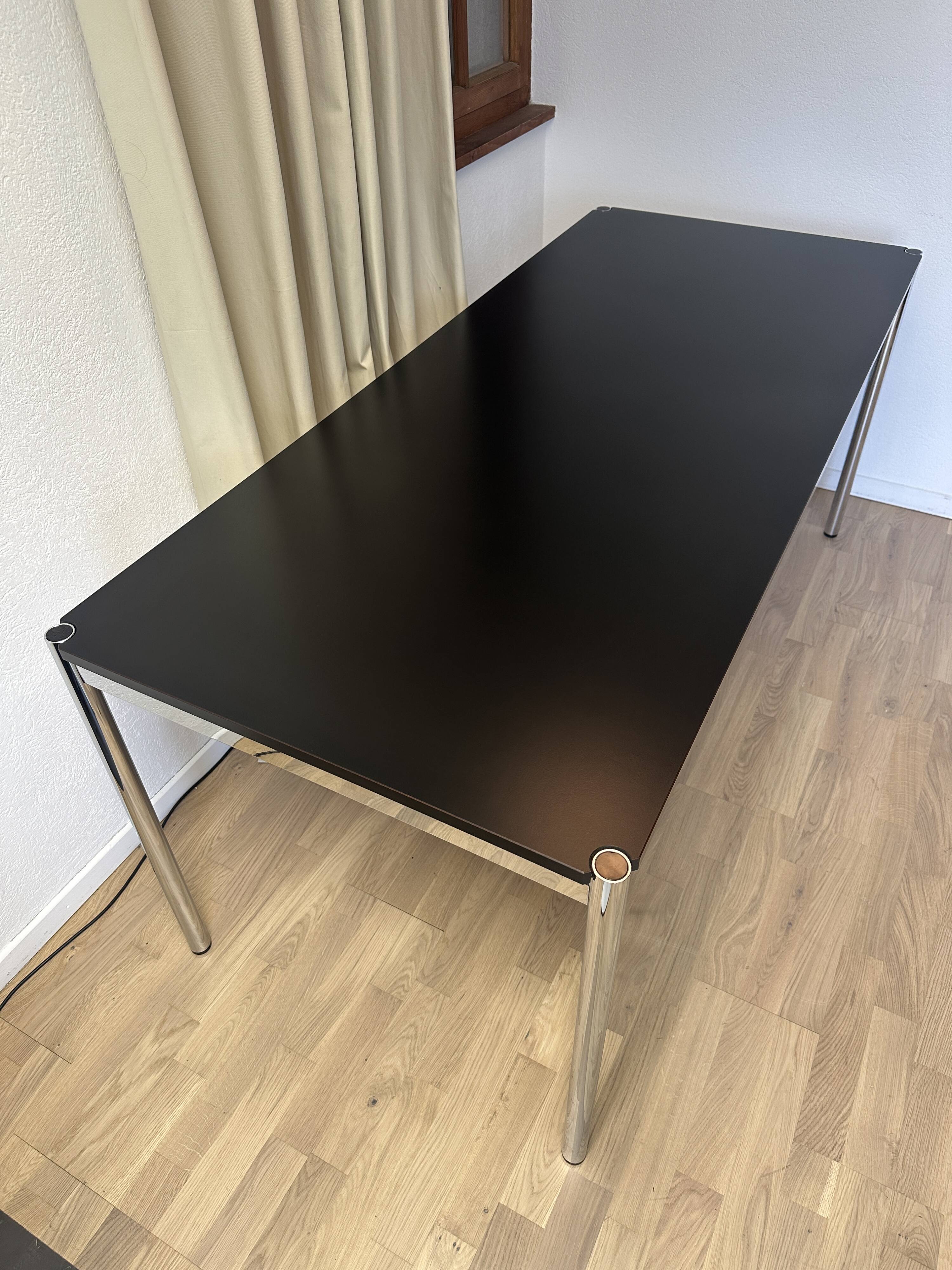 USM Haller desk in black argolite