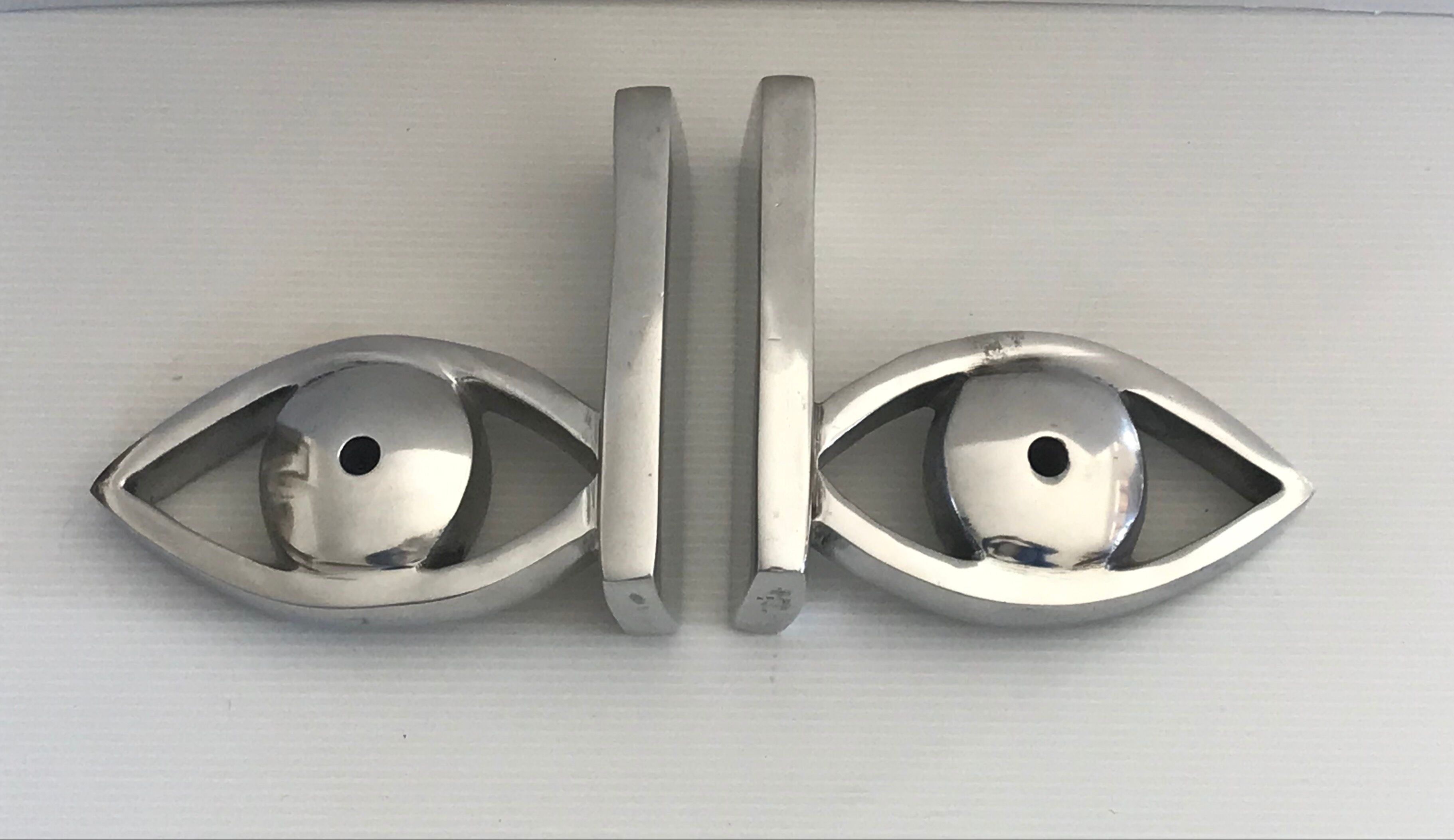 Cast aluminum book clambands