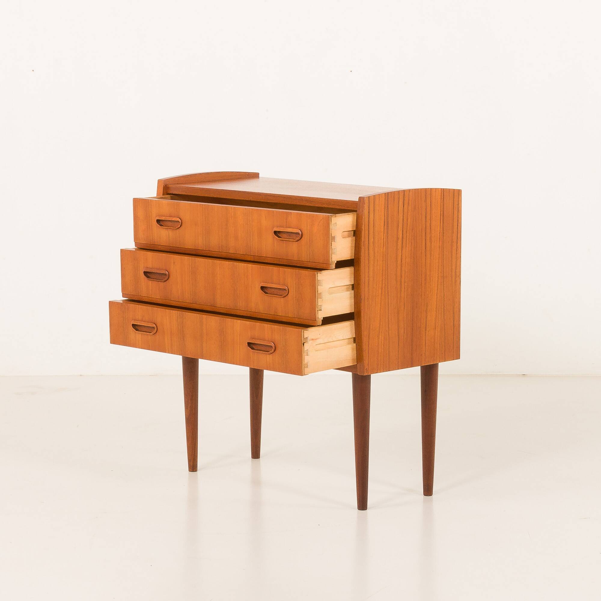 Commode danoise en teck, années 1960