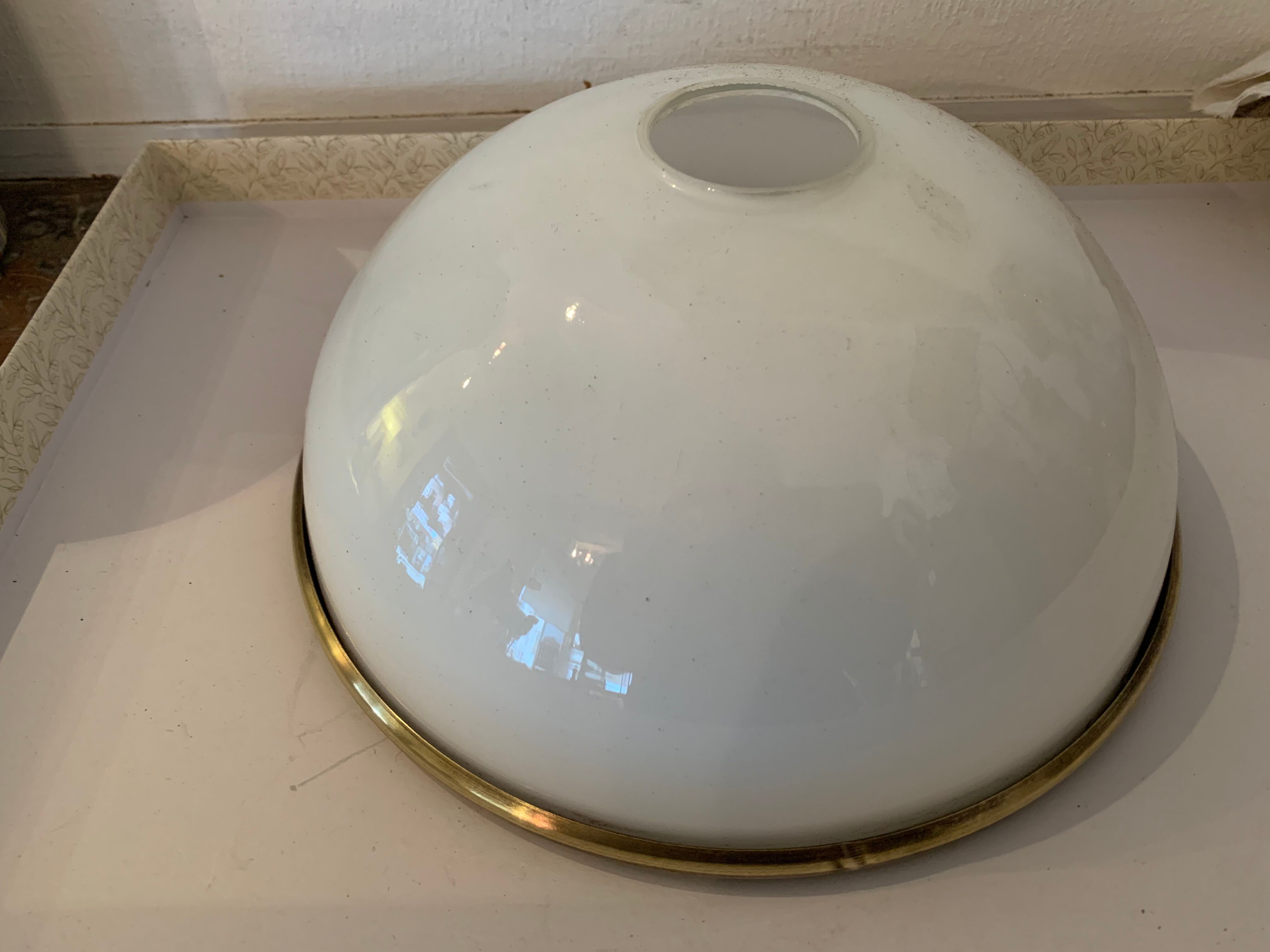 Two opaline suspensions