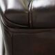 Fauteuil à oreilles de style anglais en cuir de vachette