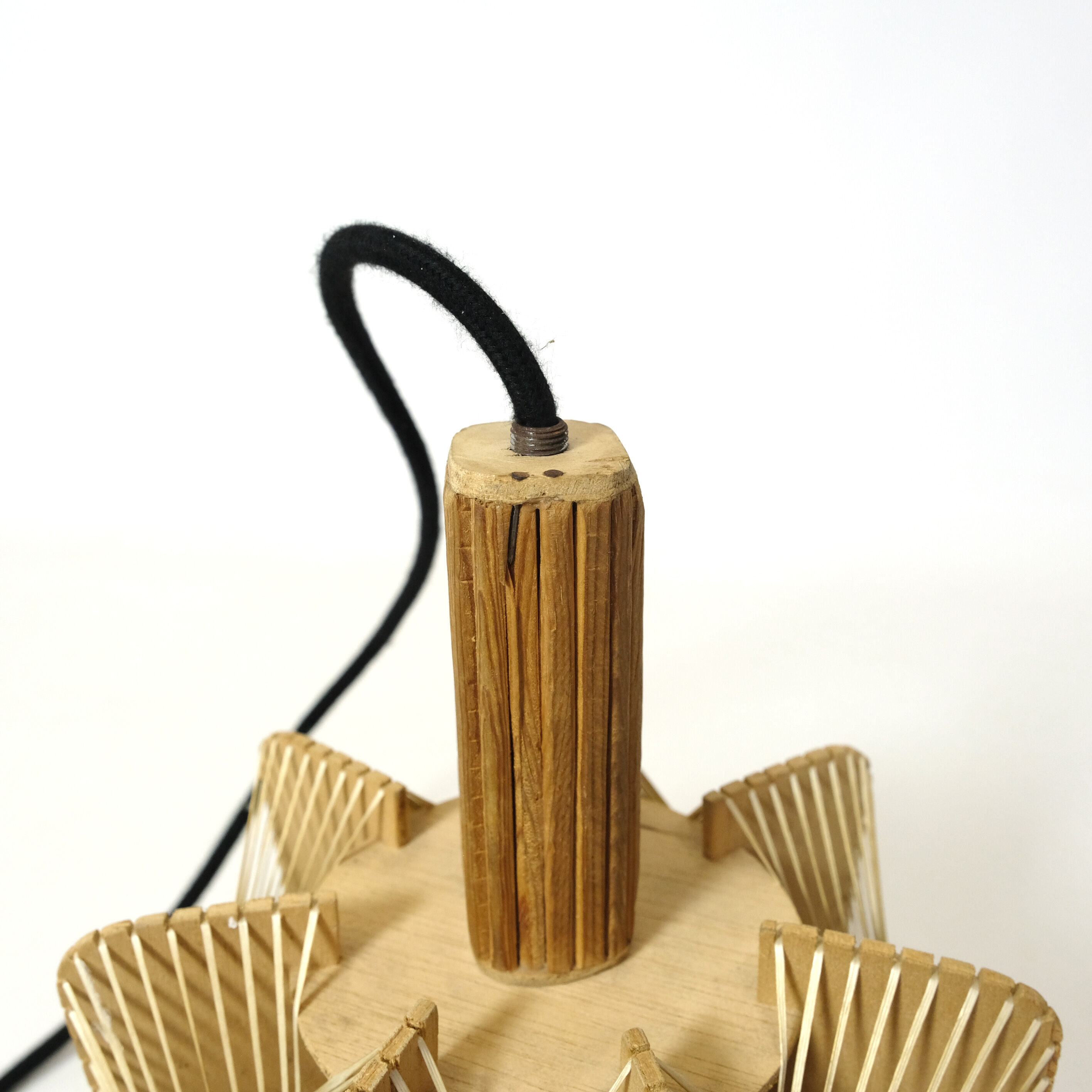 Hanging lamp in wood and threads of the 70