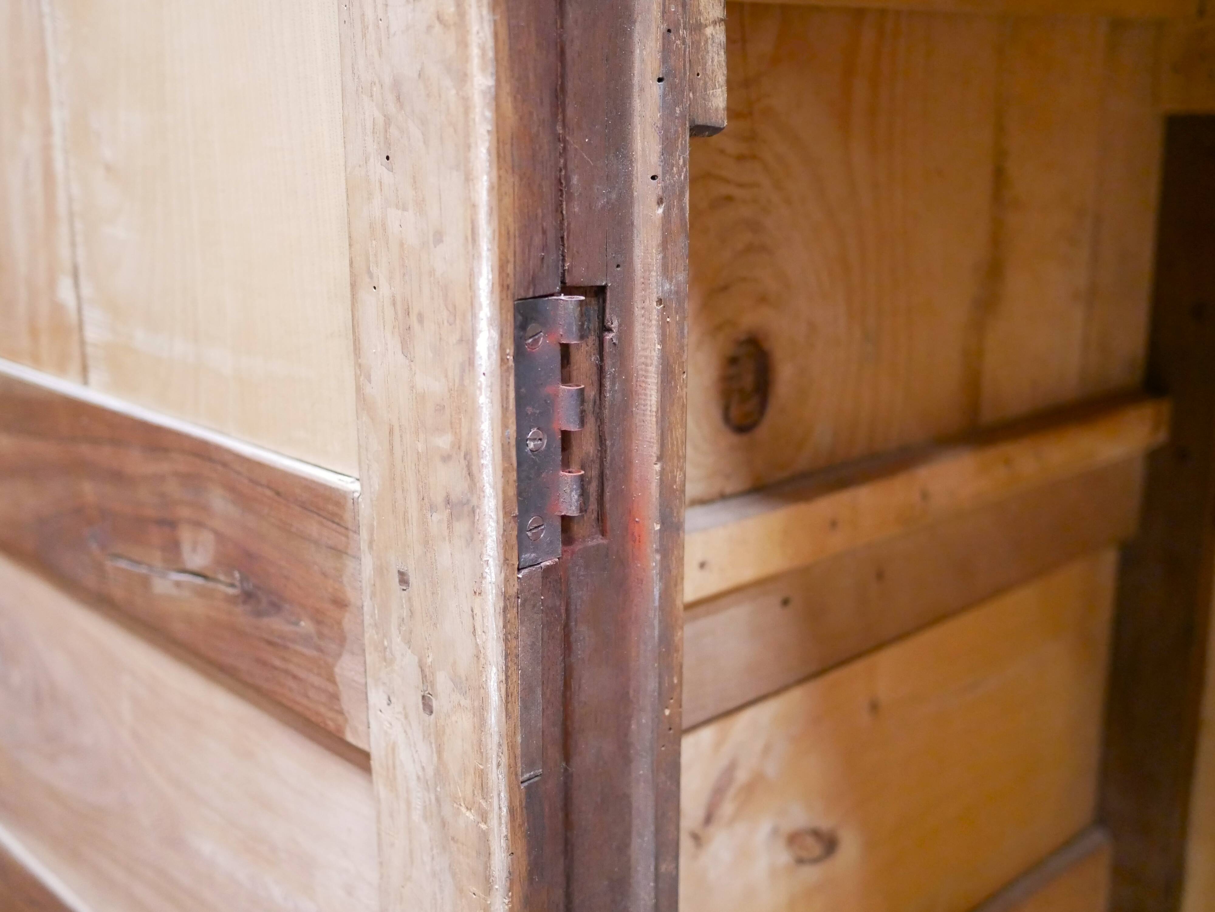 Armoire penderie ancienne en bois