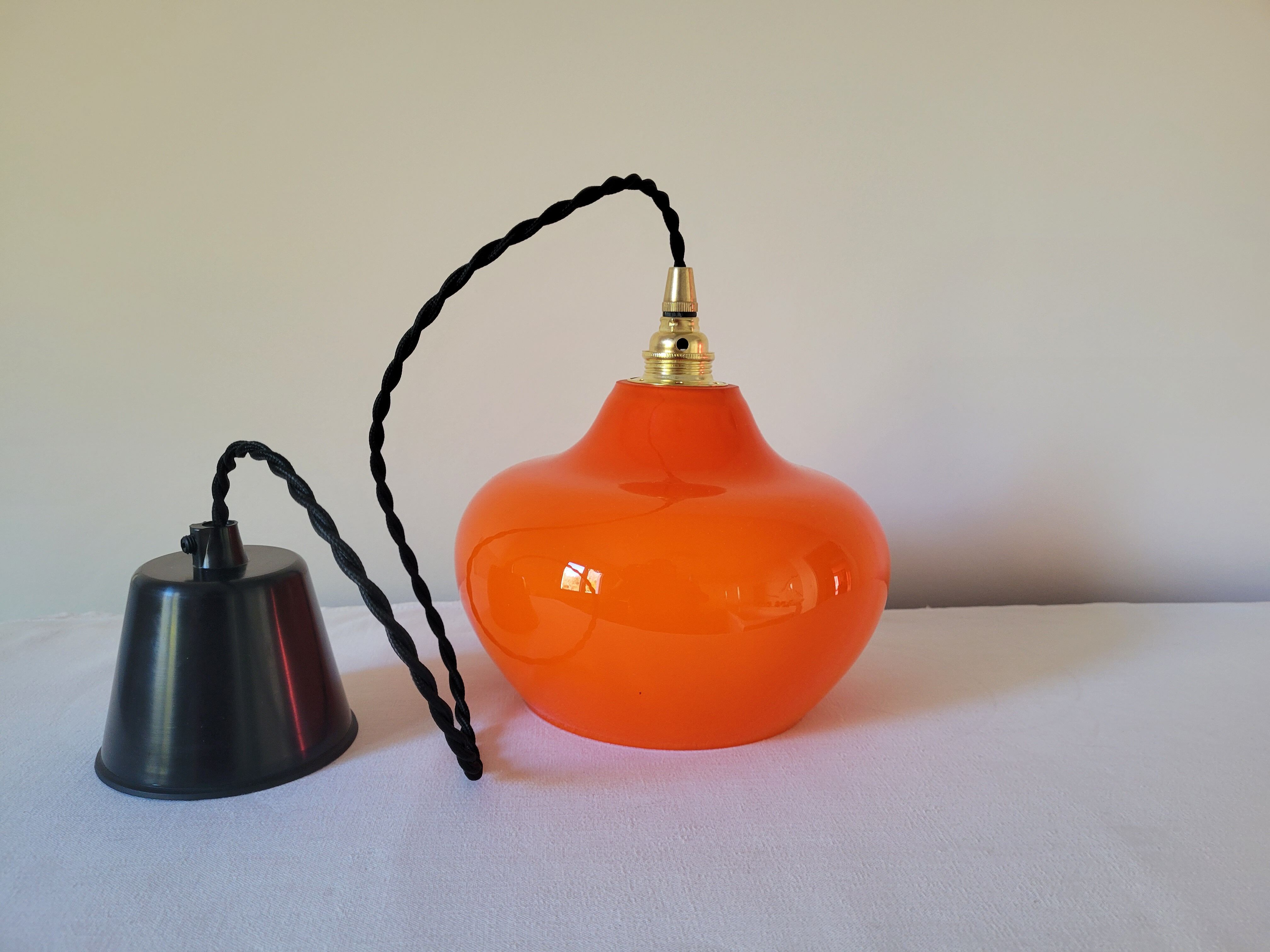 Orange opaline suspension